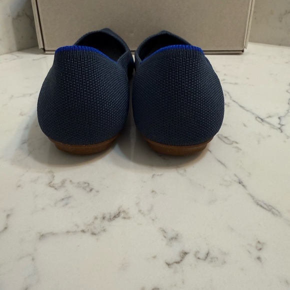 The Point II in Deep Navy, size 9, like new. - Picture 5 of 6